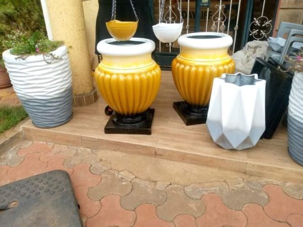 Goblet Fiberglass Pot – Sculptural Elegance for Contemporary Plant Styling