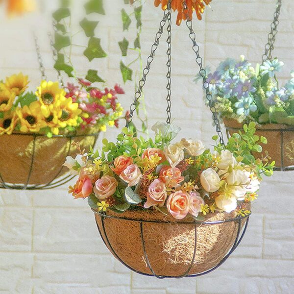 Hanging baskets with cooco liners
