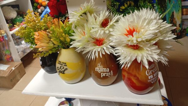 Glass vases with nice messages with flower arrangement - Image 2