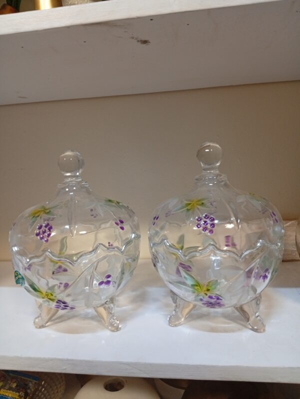Elegant Glass Décor Bowls with Grapes Design – Only KSh 1,000