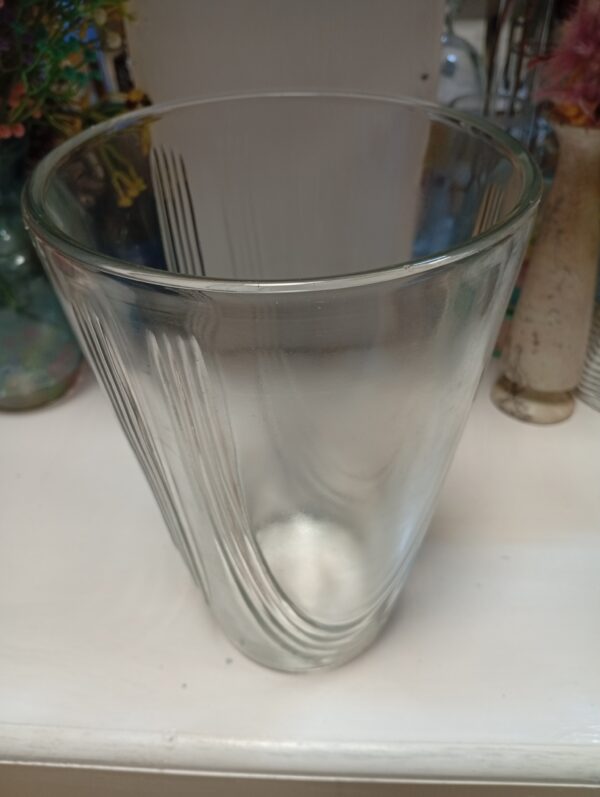 Elegant Clear Glass Vase – Perfect for Every Space