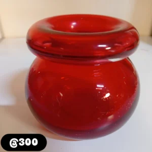 Vintage Red Glass Vase – Elegant Home Décor for Only KSh 300