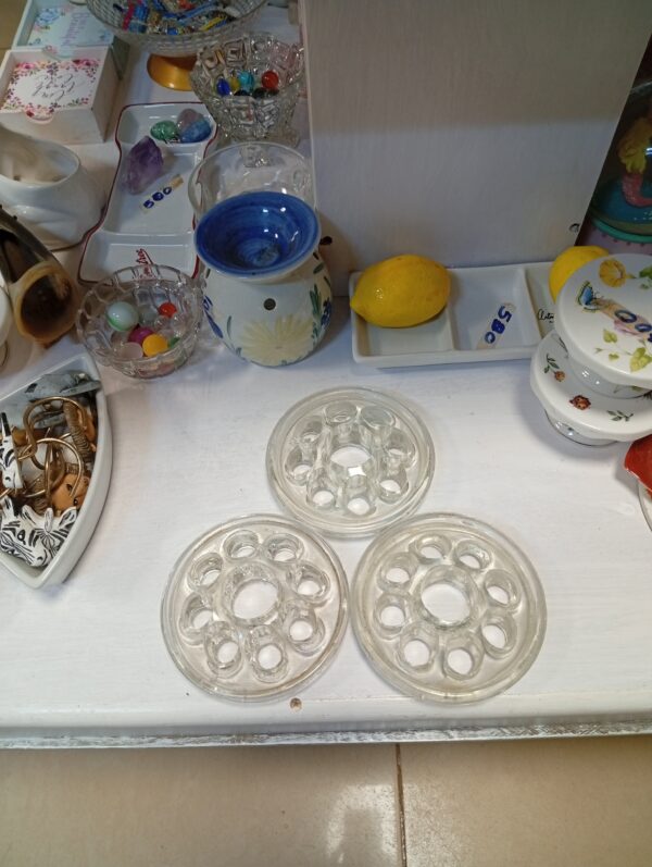 Vintage Clear Glass Flower Frog – KSh 300 - Image 2