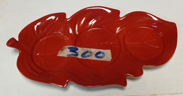 Vintage Carlton Ware Leaf-Shaped Tray – KSh 300 Add timeless elegance to your collection