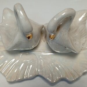 Vintage Fitz & Floyd Swan Figurines – Ksh 350 Elegant. Timeless. Collectible.