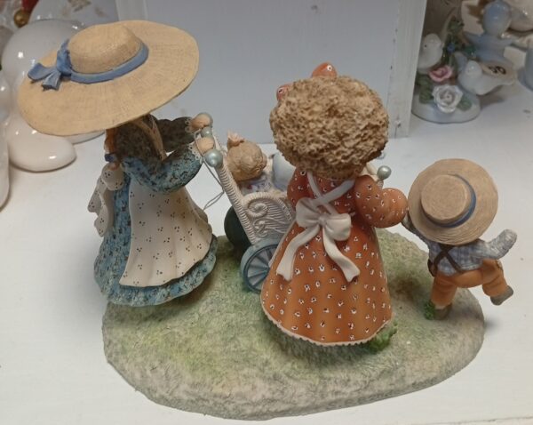 Special Friends Figurine – Celebrate Friendship | Only KSh 500 - Image 4