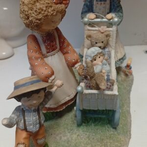 Special Friends Figurine – Celebrate Friendship | Only KSh 500