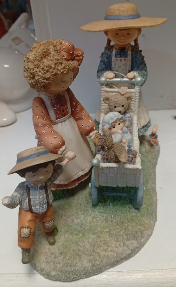 Special Friends Figurine – Celebrate Friendship | Only KSh 500