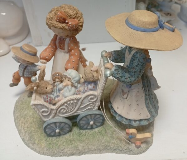 Special Friends Figurine – Celebrate Friendship | Only KSh 500 - Image 3