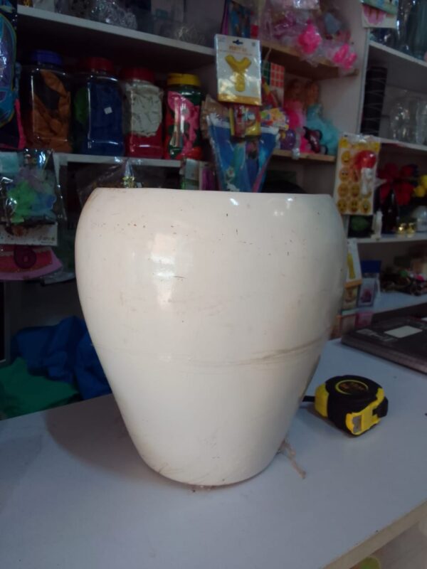 Compact Fiberglass Pot – Perfect for Small Plants & Artificial Flowers - Image 4