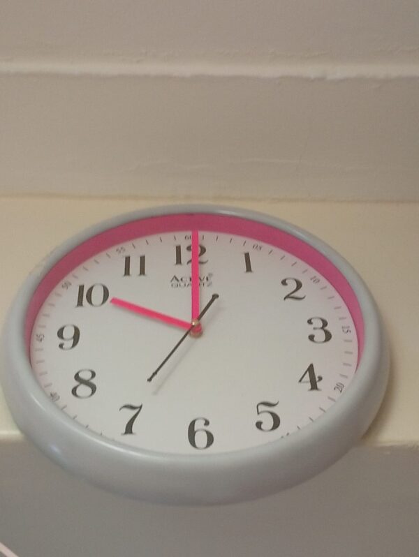 Active Quartz Wall Clock