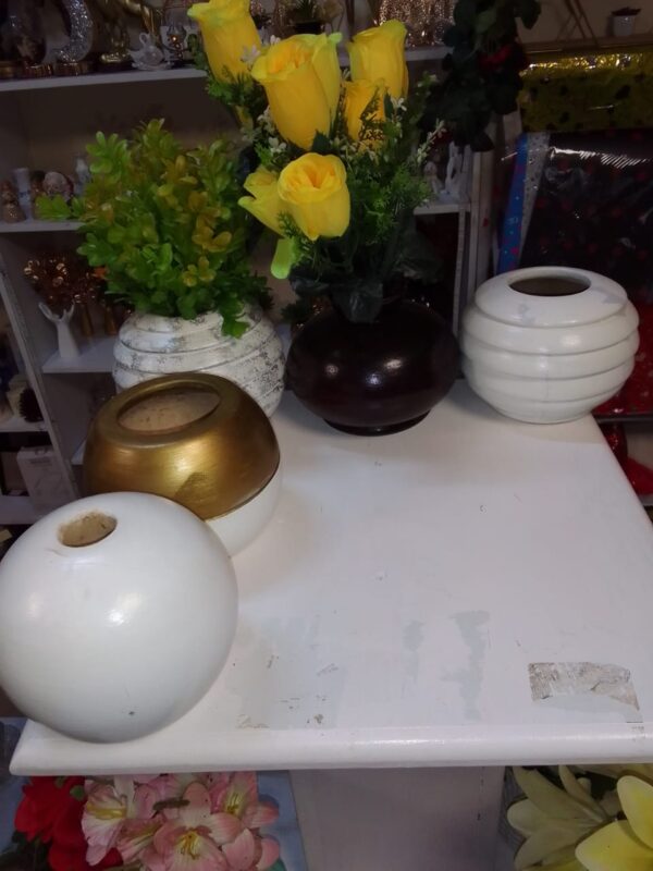 Round Tabletop Wooden Vases Ksh 600 - Image 8