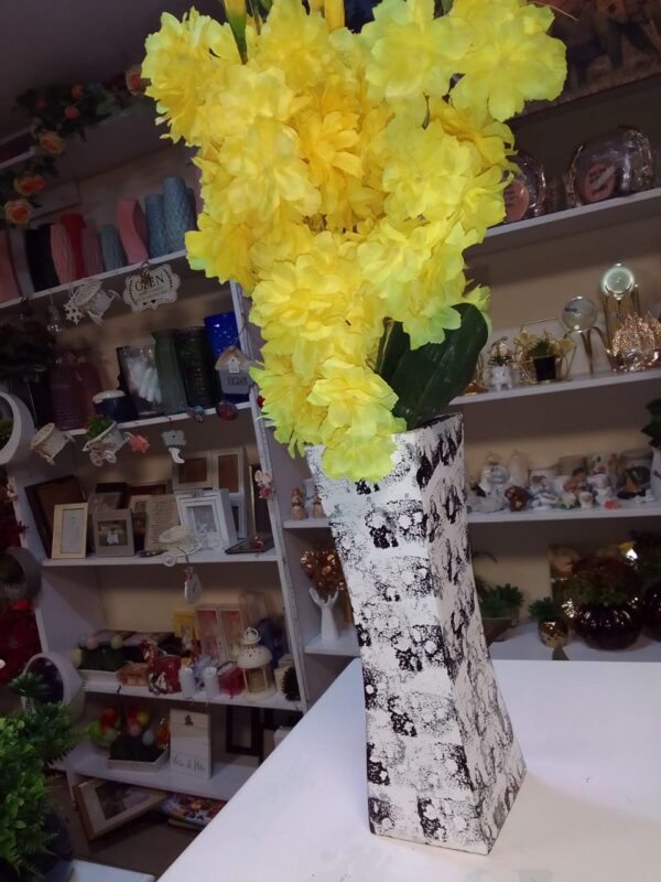 Beautiful Wooden Vases – Perfect for Artificial Flower Bunches - Image 4