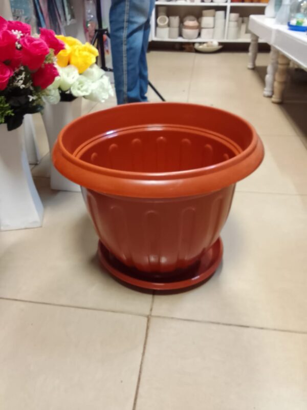 20-Litre Plastic Plant Bucket with Drainage Plate – White, Brown, Maroon
