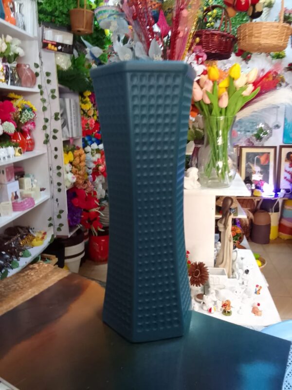 Sleek & Stylish Long Plastic Vases – Lightweight, Durable & Versatile - Image 4