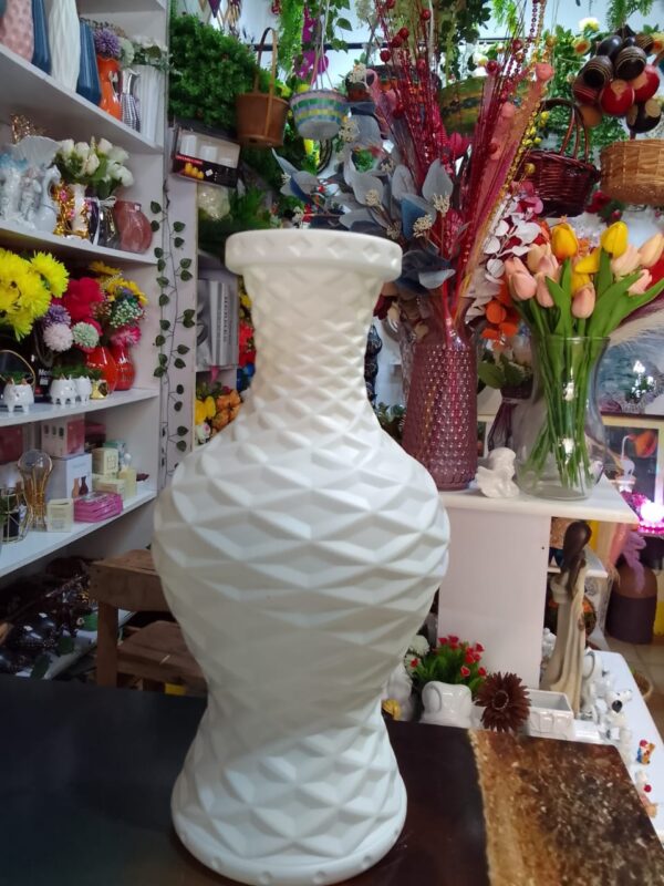 Sleek & Stylish Long Plastic Vases – Lightweight, Durable & Versatile - Image 5
